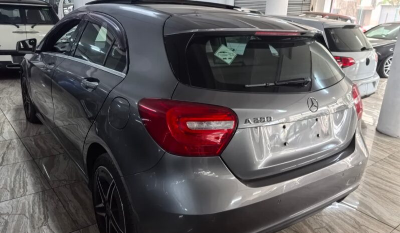 
								Mercedes Benz A200 full									