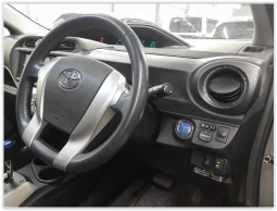 
										Toyota Aqua full									