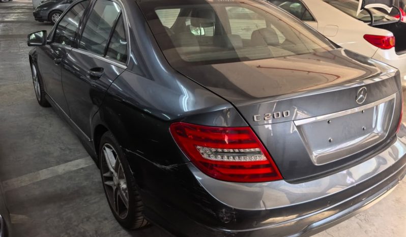
								Mercedes Benz C200 full									