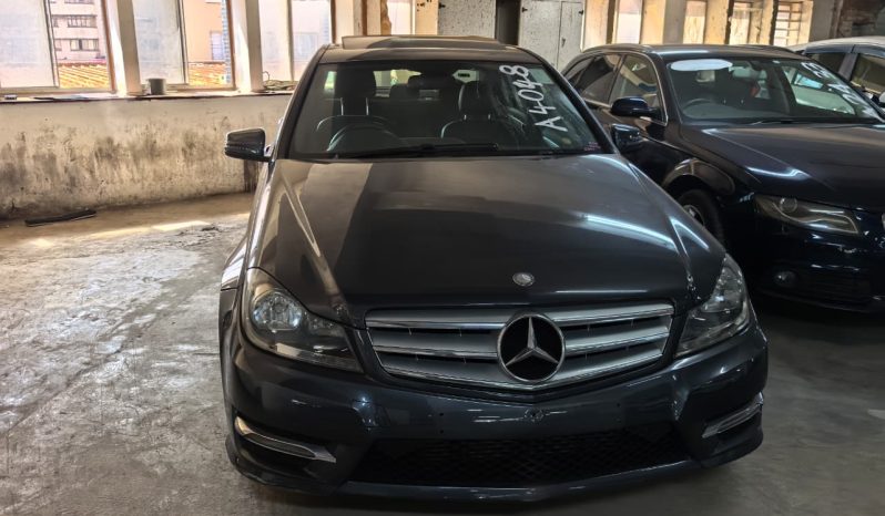 
								Mercedes Benz C200 full									