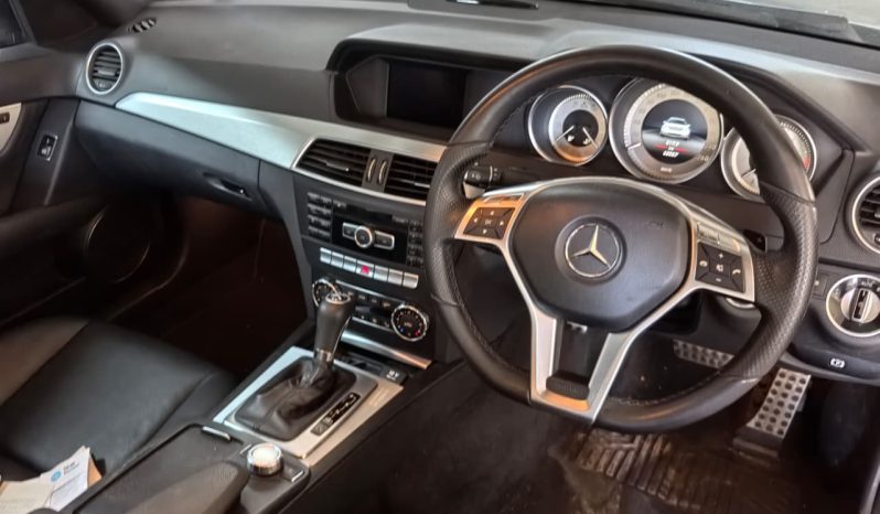 
								Mercedes Benz C200 full									