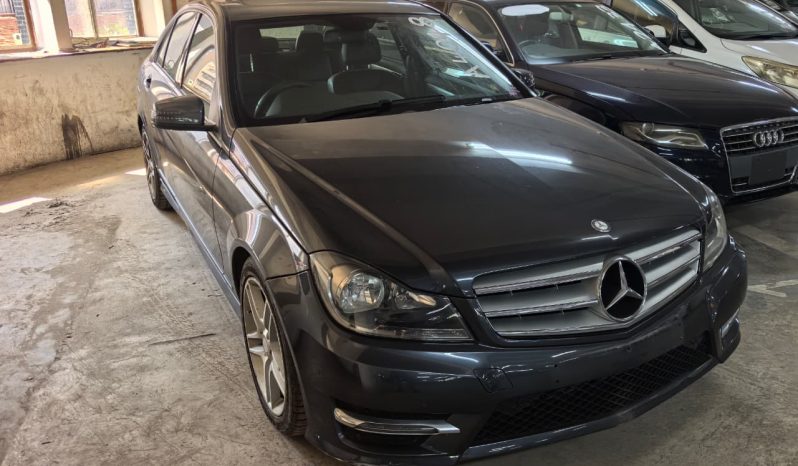 
								Mercedes Benz C200 full									
