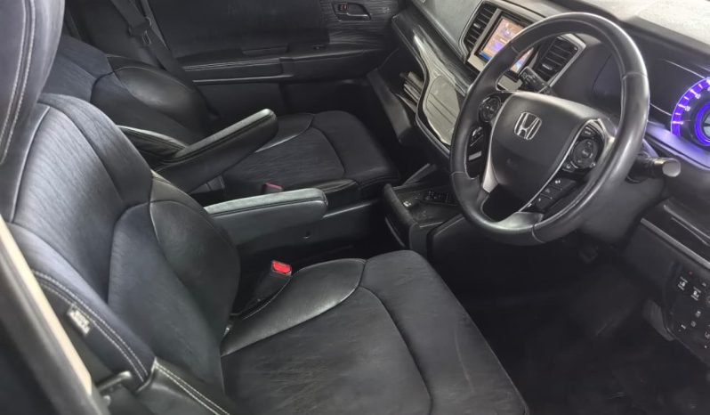 
								Honda Odyssey full									