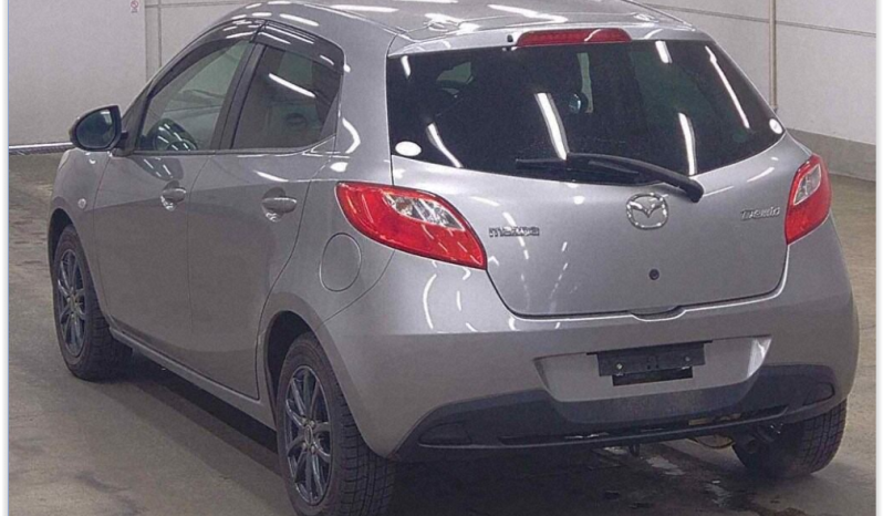 
								Mazda Demio full									