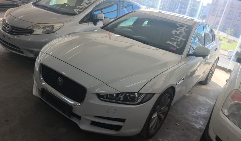
								Jaguar XE full									
