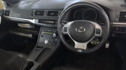 
										Lexus ct200h full									