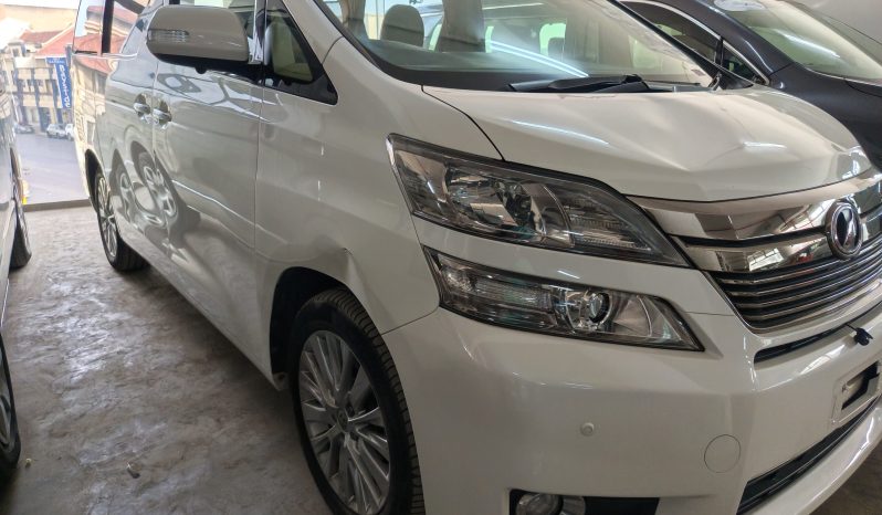 
								TOYOTA VELLFIRE full									