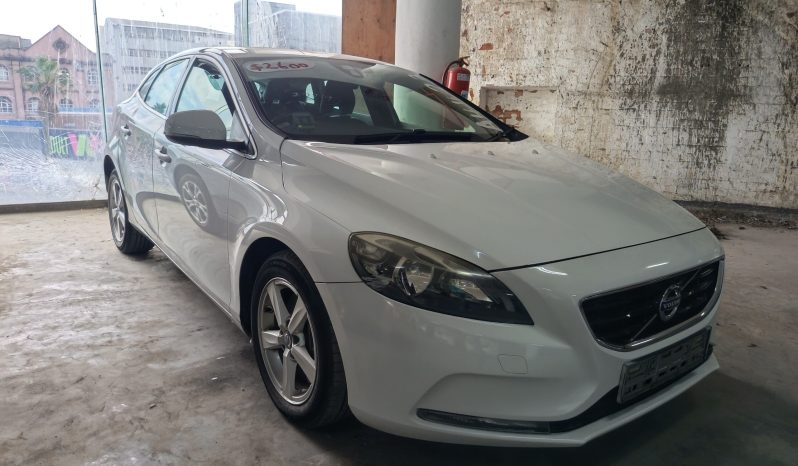 
								VOLVO V40 full									