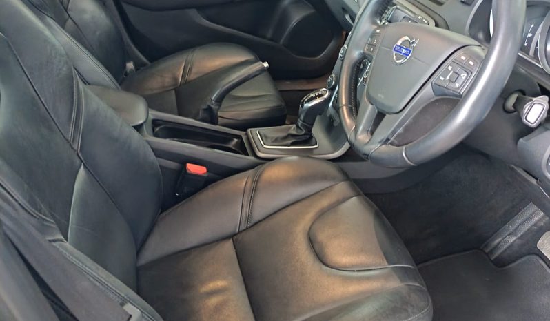 
								VOLVO V40 full									