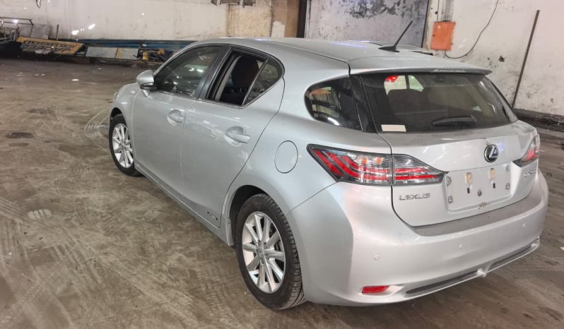 
								Lexus CT200H full									