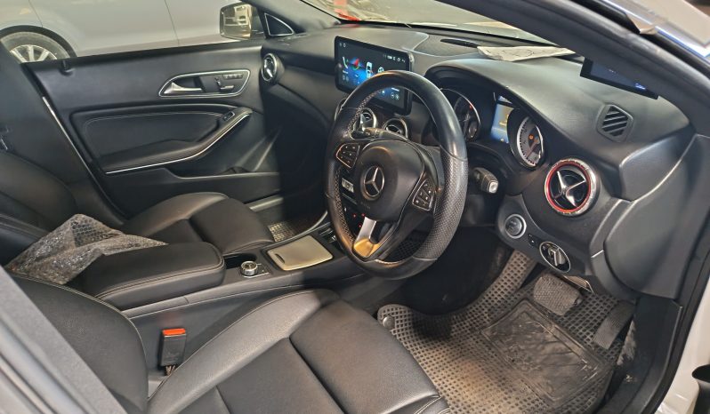 
								MERCEDES CLA180 full									