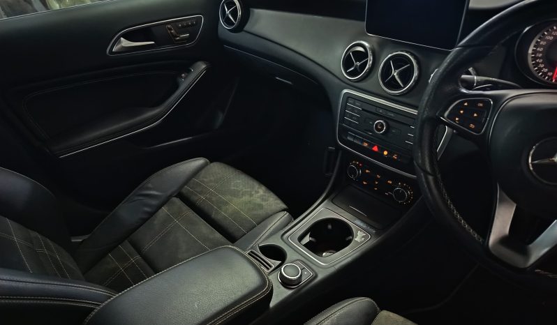 
								MERCEDES GLA180 full									