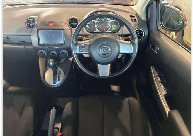 
								MAZDA DEMIO full									